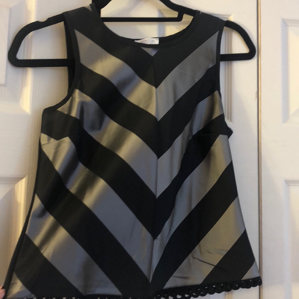 Chevron print crop top